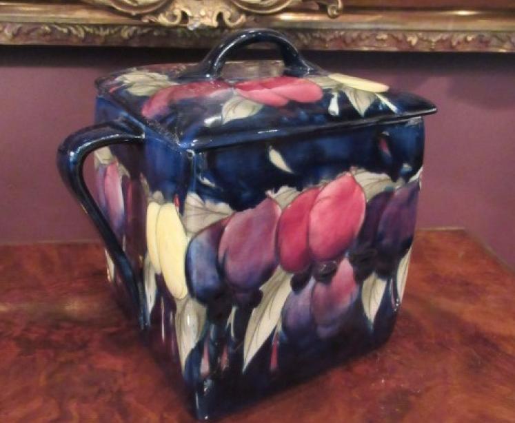 Moorcroft Wisteria Twin Handled Box & Cover - Image 1