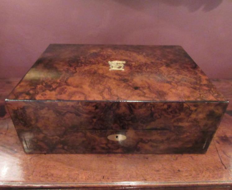 Superb Early Victorian Burr Walnut Jewellery Box - Image 1
