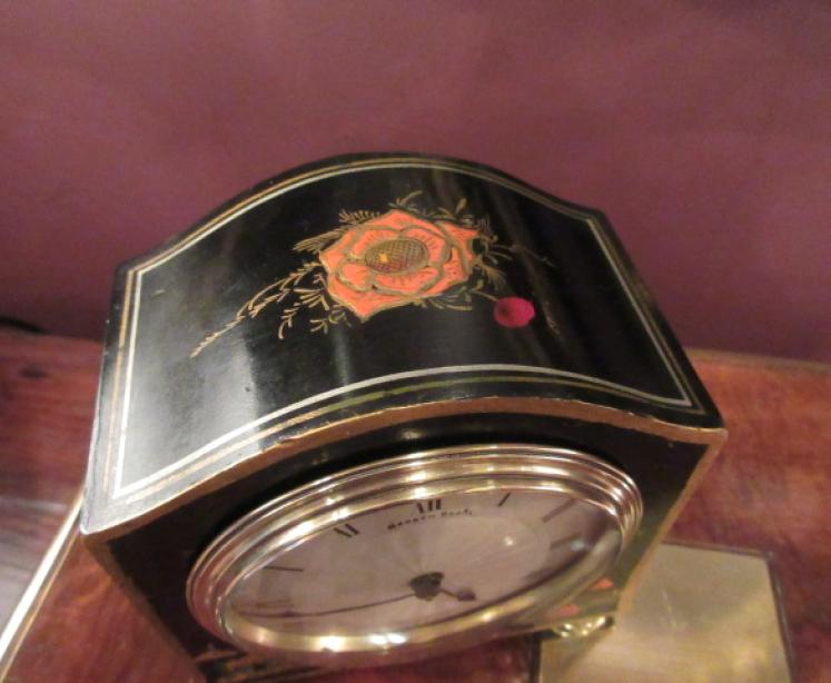 Small Edwardian Chinoiserie Lacquered Mantel Clock - Image 2