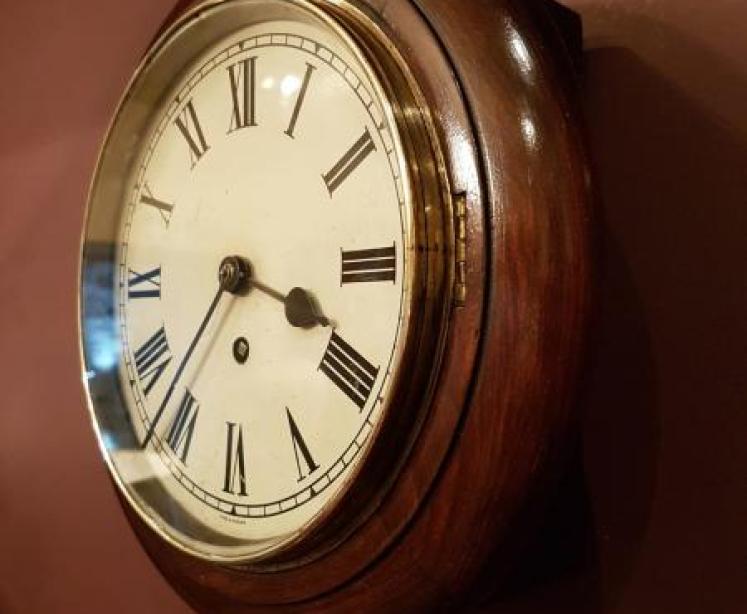 Edwardian Mahogany 8" English Dial Clock - Image 2