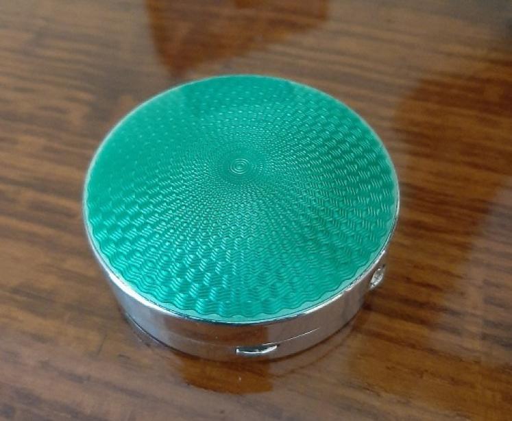 George V Period Jade Green Enamel & Silver Trinket Box - Image 5