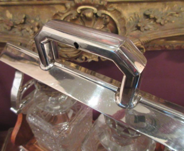 Unusual Victorian Antique Silvered Split Opening Tantalus - Image 4