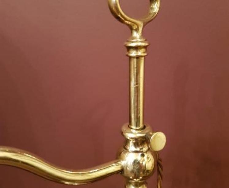 Elegant Antique Brass Rise and Fall Table Lamp - Image 3