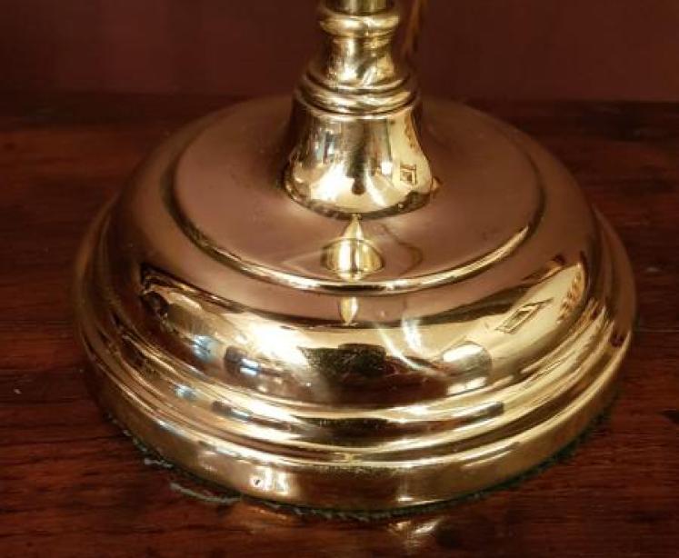 Elegant Antique Brass Rise and Fall Table Lamp - Image 4