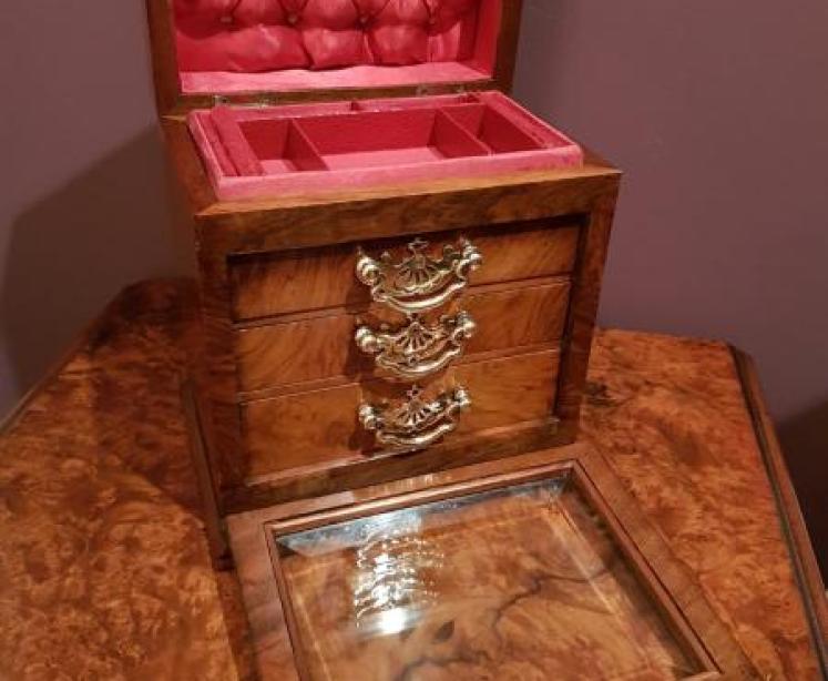 Fabulous Antique Burr Walnut Jewellery Box - Image 2