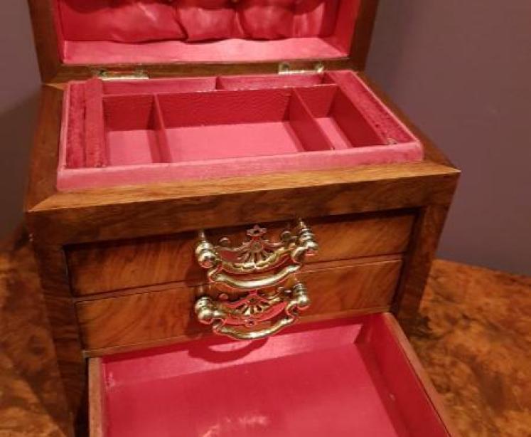 Fabulous Antique Burr Walnut Jewellery Box - Image 3