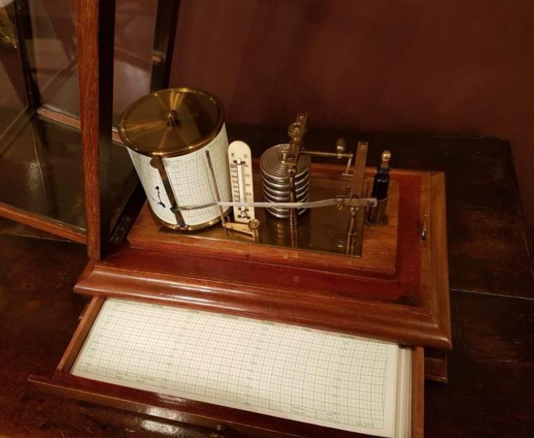 Edwardian Period Mahogany Barograph with Thermometer - Image 4