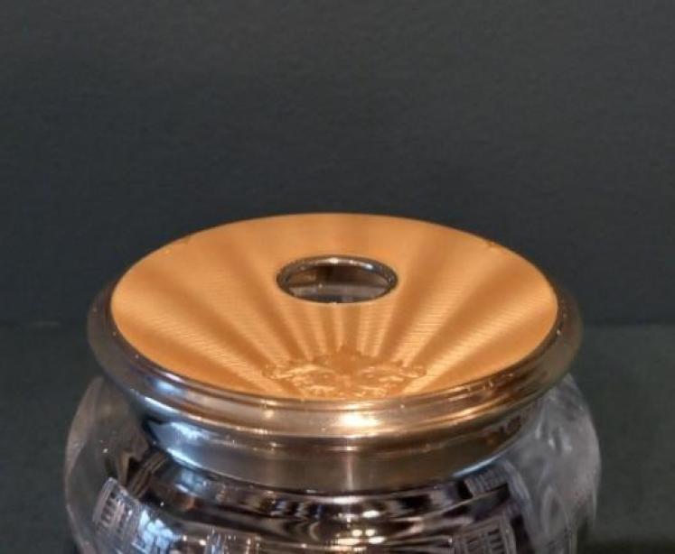 A George V period Silver & Gold Enamel Dressing Table Jar - Image 3