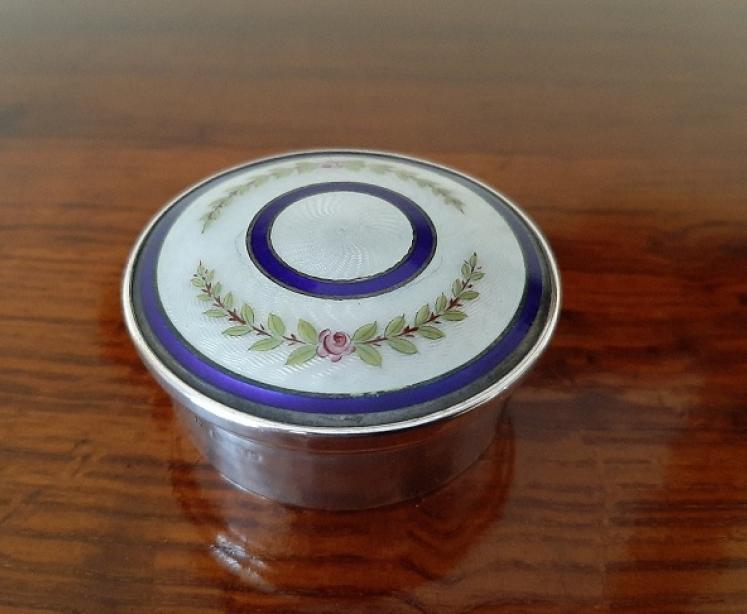 Antique Silver Enamel Dome Top Trinket Box - Image 5