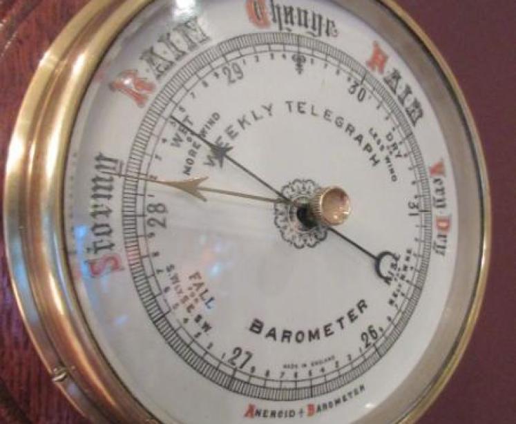 Antique Polished Oak 'Weekly Telegraph' Barometer - Image 2