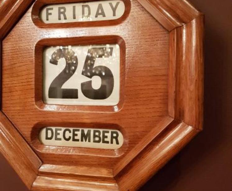 Superb Antique Oak Perpetual Wall Calendar - Image 3