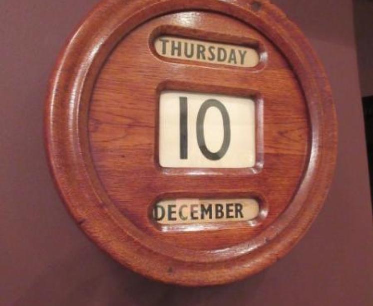 Victorian Antique Polished Oak Perpetual Wall Calendar - Image 1