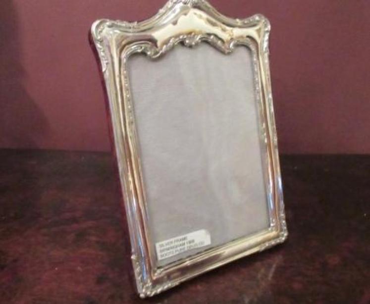 Edwardian Antique Silver Shaped Top Photo Frame - Image 1