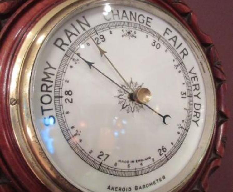 Antique Polished Walnut Deep Surround Barometer - Image 4