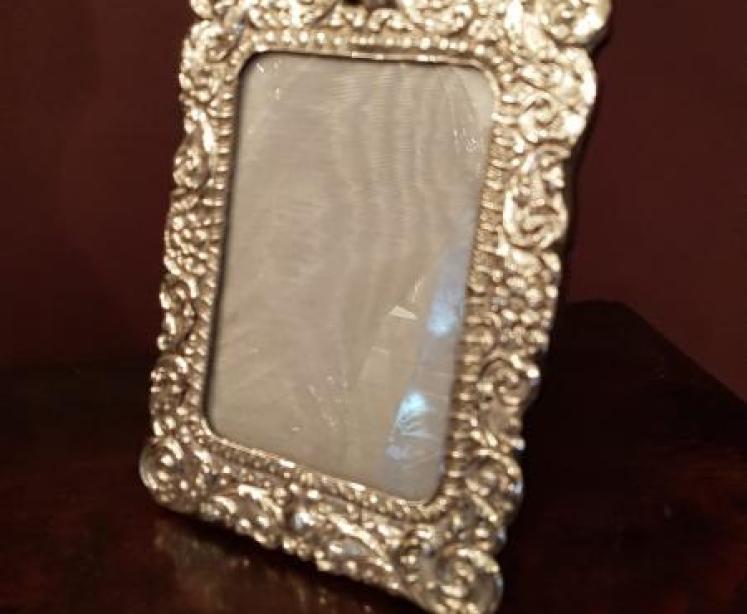 Decorative Victorian Silver Photo Frame - Image 2