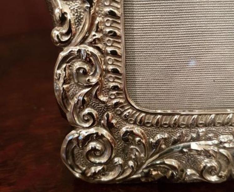 Decorative Victorian Silver Photo Frame - Image 4
