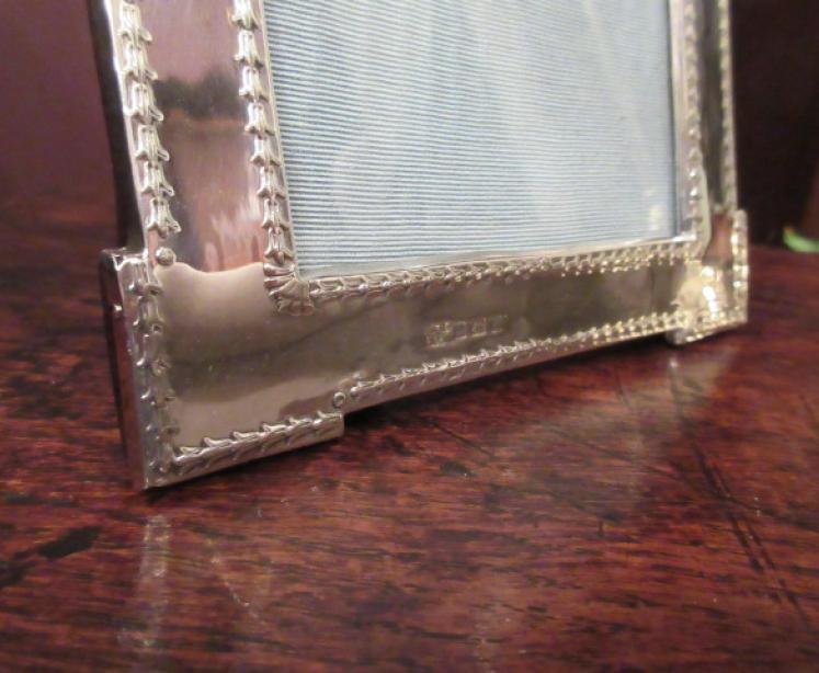 Edwardian Antique Silver Shaped Photo Frame - Image 3