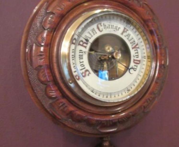 Small Antique Walnut 'Pendant' Banjo Barometer - Image 2