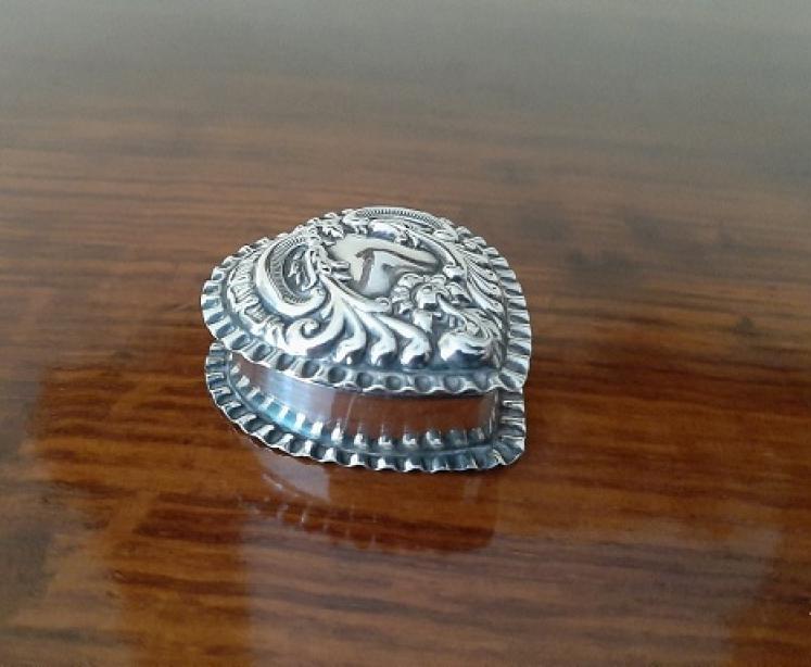 Antique Silver Heart Shaped Trinket Box - Image 1