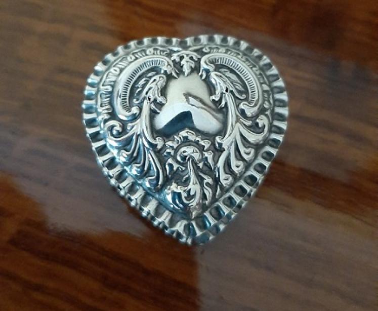 Antique Silver Heart Shaped Trinket Box - Image 2