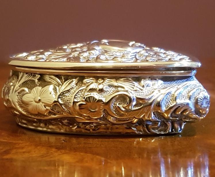 Victorian Embossed Silver Hinged Top Heart Shaped Box - Image 4