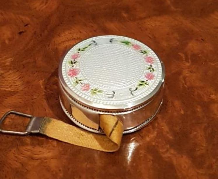 Edwardian Silver and Engine Turned Enamel Tape Measure - Image 5