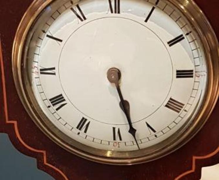 Superb Edwardian Mantel Clock with Inlaid Oriental Figure - Image 2