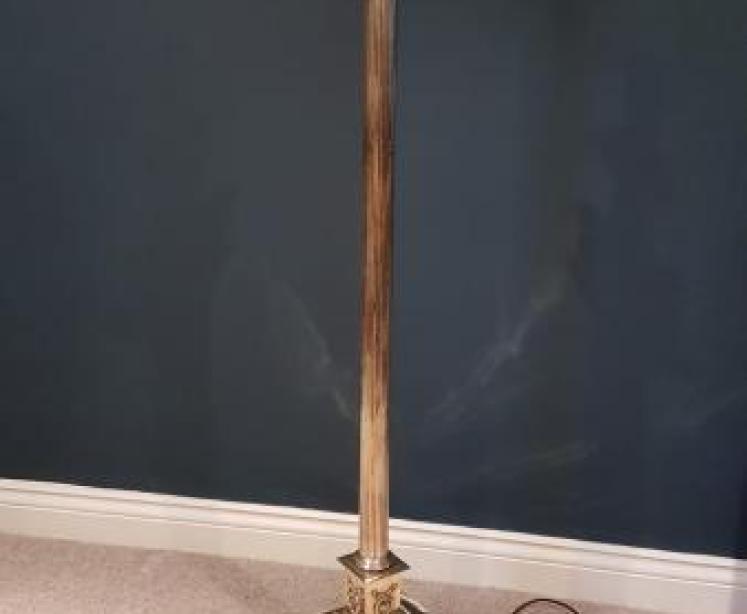 Antique Late Victorian Solid Brass Corinthian Column Lamp Standard - Image 2