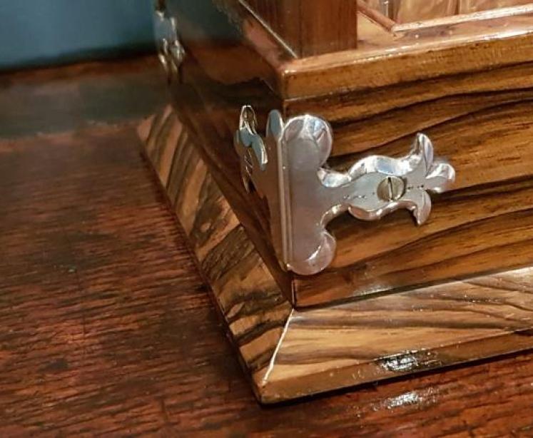 Antique Walnut Betjamann's Three Bottle Tantalus - Image 4