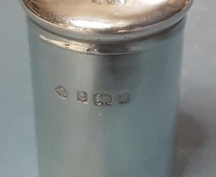 Edwardian Silver 'Go to Bed' Vesta Case - Image 1