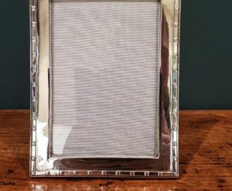 Stylish George V Silver Photo Frame - Image 1