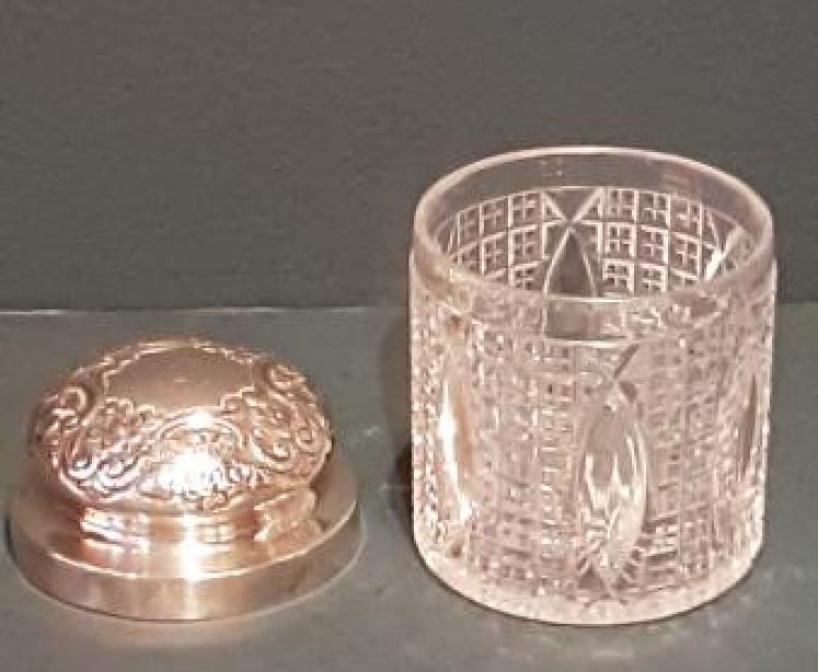 Victorian Silver Topped Table Jar with Cut Crystal Base - Image 4