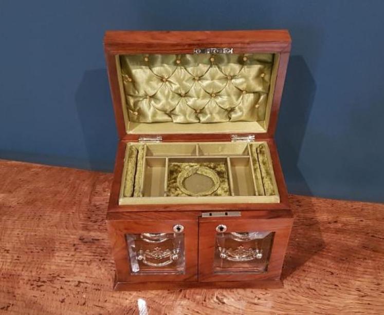 Antique Figured Walnut Dome Top Jewellery Box - Image 4