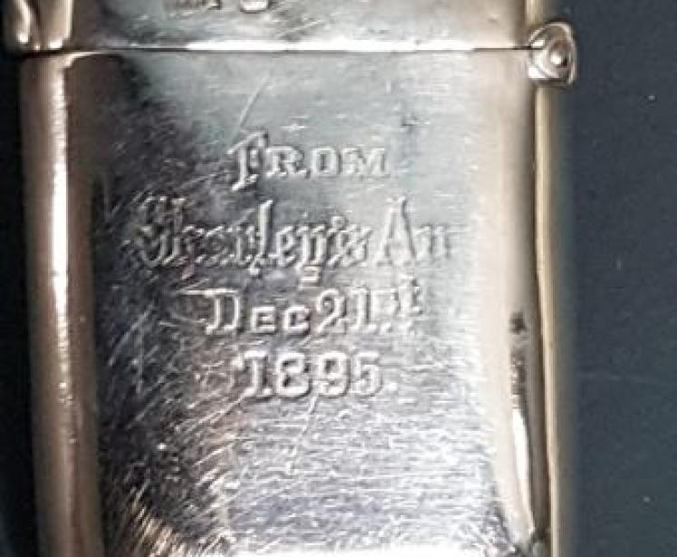 Antique Silver Globe Theatre Commemorative Vesta Case - Image 2