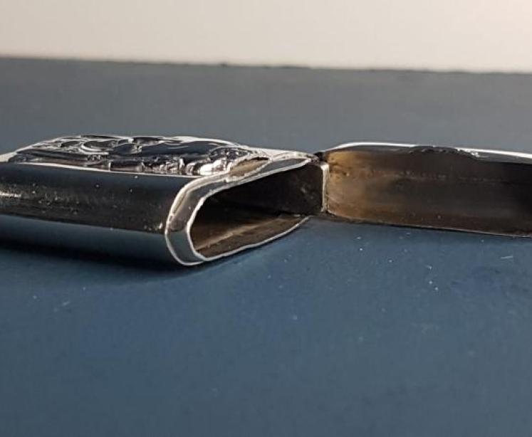 Antique Silver Globe Theatre Commemorative Vesta Case - Image 5