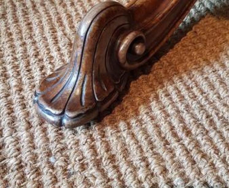 Victorian Burr Walnut Circular Table - Image 4