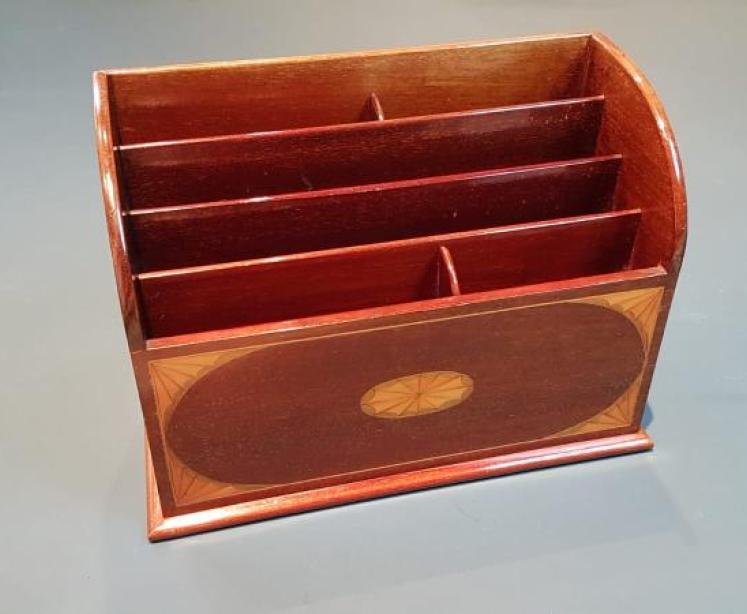 Edwardian Mahogany Sheraton Inlaid Letter Rack - Image 1