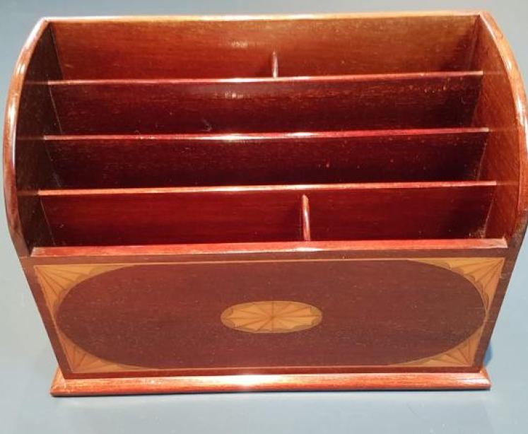 Edwardian Mahogany Sheraton Inlaid Letter Rack - Image 2