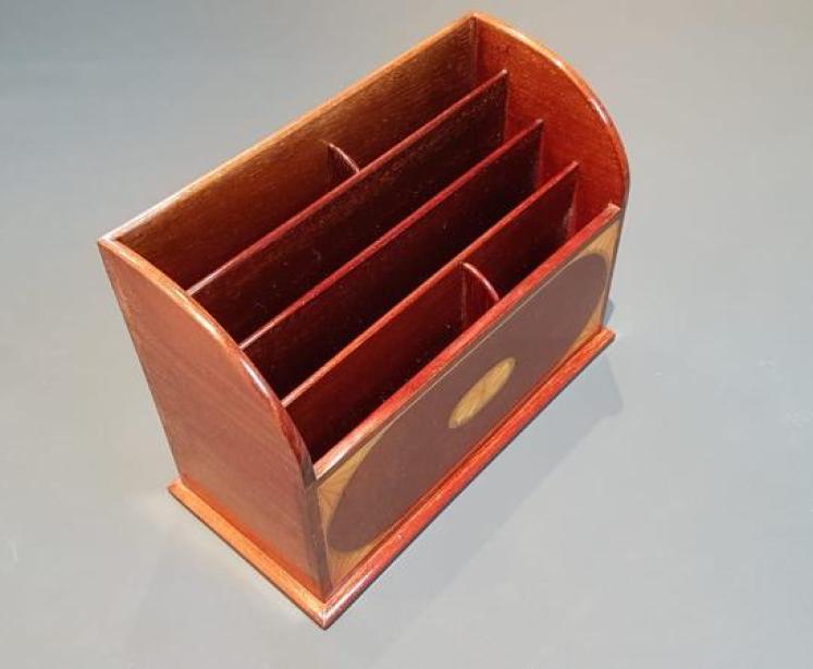 Edwardian Mahogany Sheraton Inlaid Letter Rack - Image 3