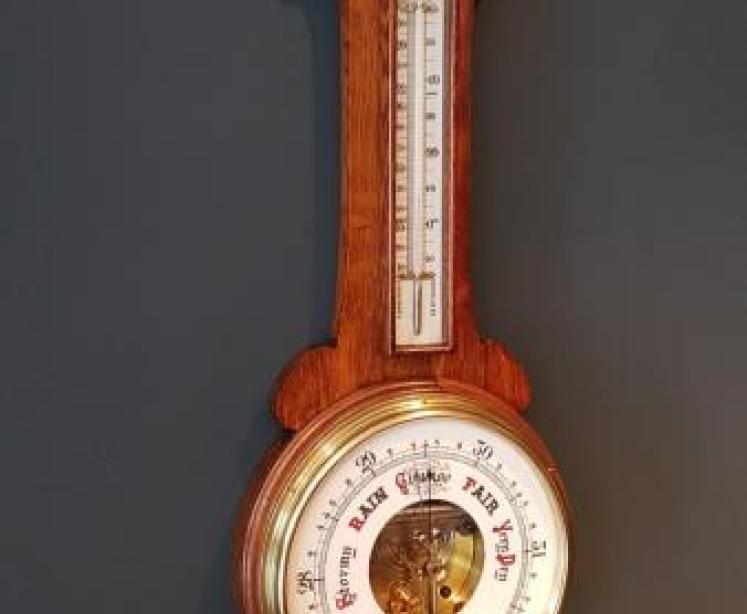 Fine Quality Antique Carved Oak Banjo Barometer  - Image 2