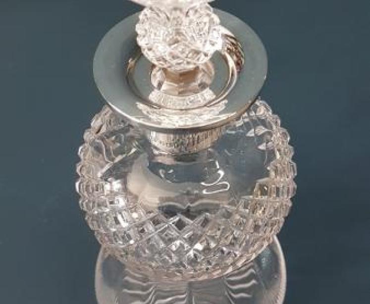 Victorian Cut Crystal Thistle Shaped Decanter with Silver Rim - Image 2