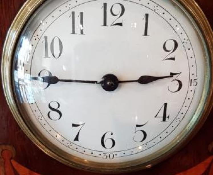 Fine Quality Inlaid Mahogany Mantle Clock - Image 3