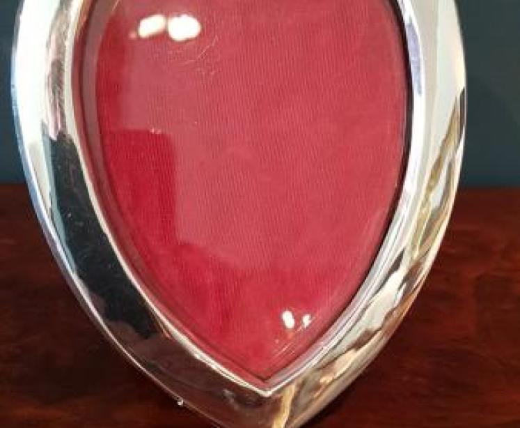 Victorian Silver Heart Shaped Photo Frame - Image 1