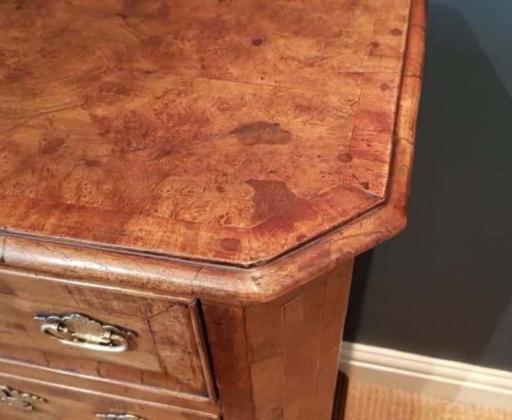 Small Proportioned George I Walnut Chest of Drawers - Image 7