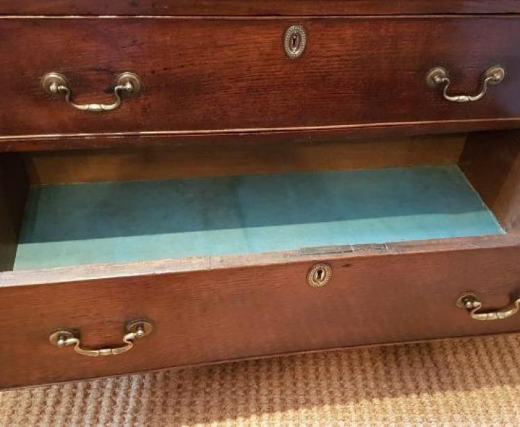 Small George III Oak Chest of Drawers - Image 5