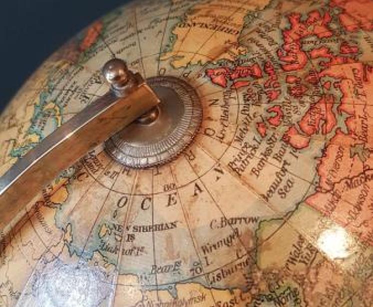 1930's Geographia 10" Paper Mache Globe - Image 5