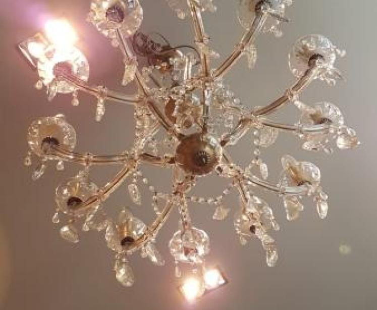 Fine Quality Cut Crystal Chandelier - Image 2