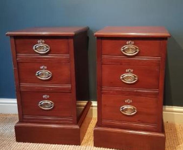 Pair Victorian Mahogany Bedside Chests - Image 1