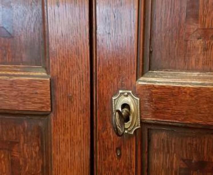 Superb George III Oak Double Corner Cupboard - Image 4