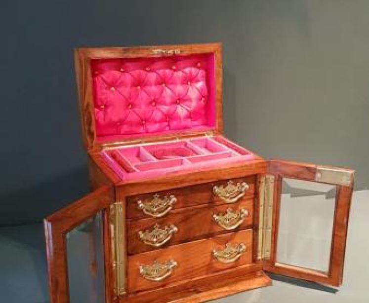 Victorian Figured Walnut Dome Top Jewellery Box - Image 5